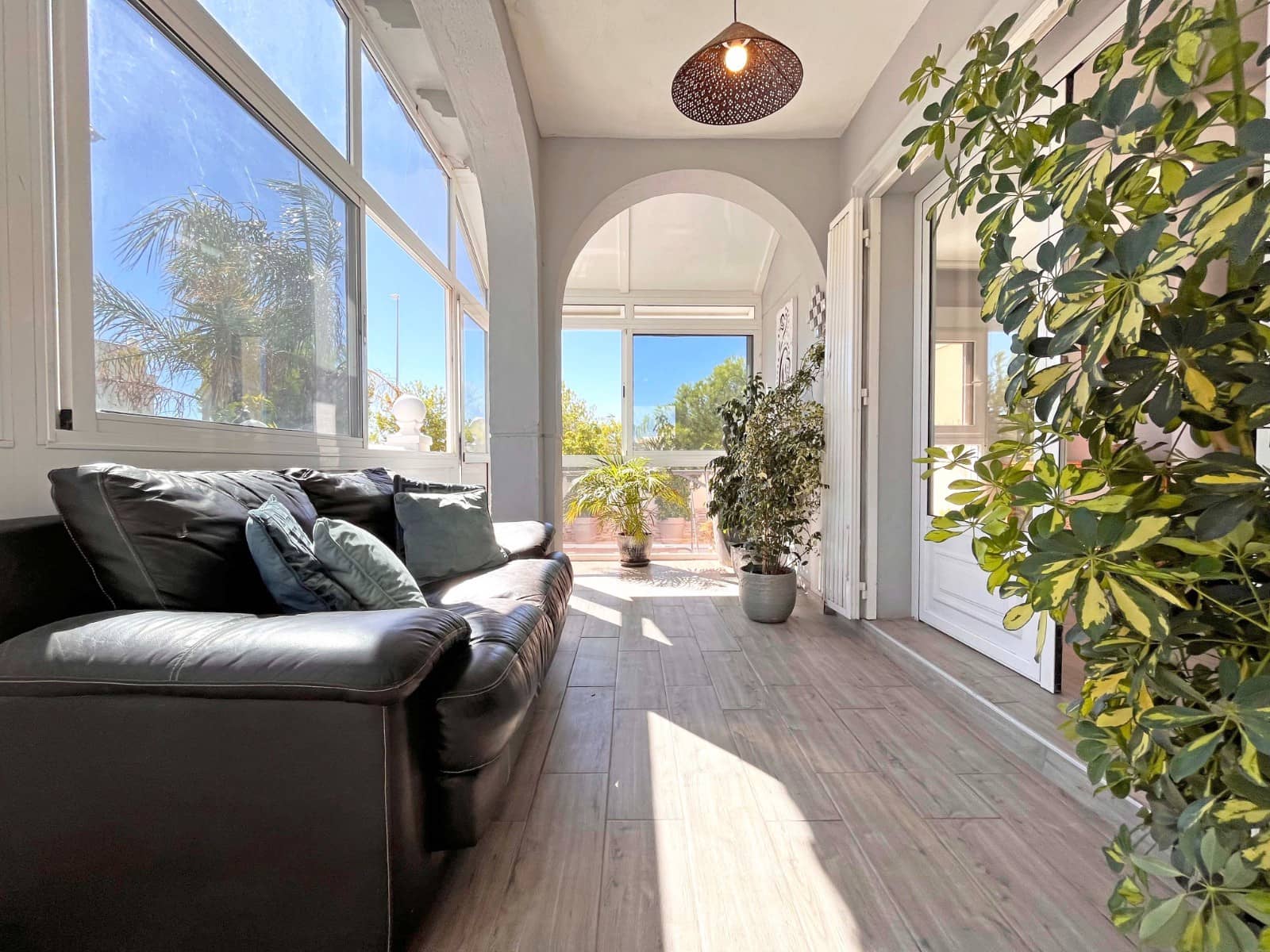 4 slaapkamer Villa te koop in La Zenia met zwembad - € 399.990 (Ref: 9463780)