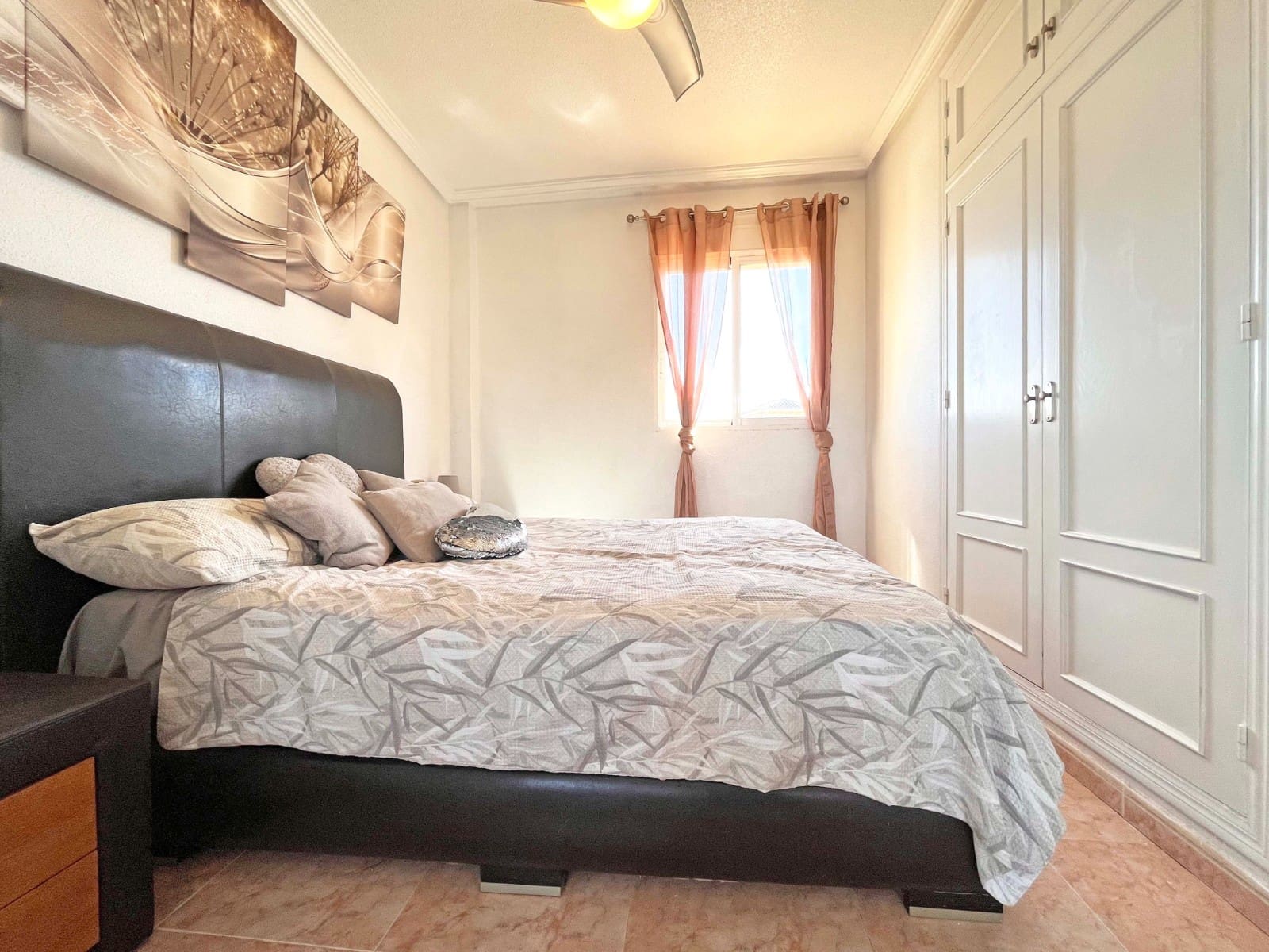 4 slaapkamer Villa te koop in La Zenia met zwembad - € 399.990 (Ref: 9463780)