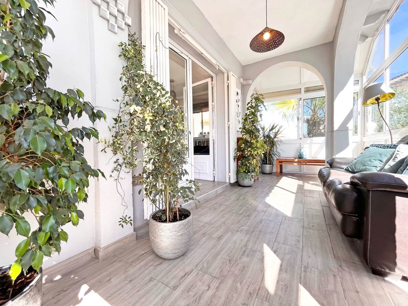 4 slaapkamer Villa te koop in La Zenia met zwembad - € 399.990 (Ref: 9463780)