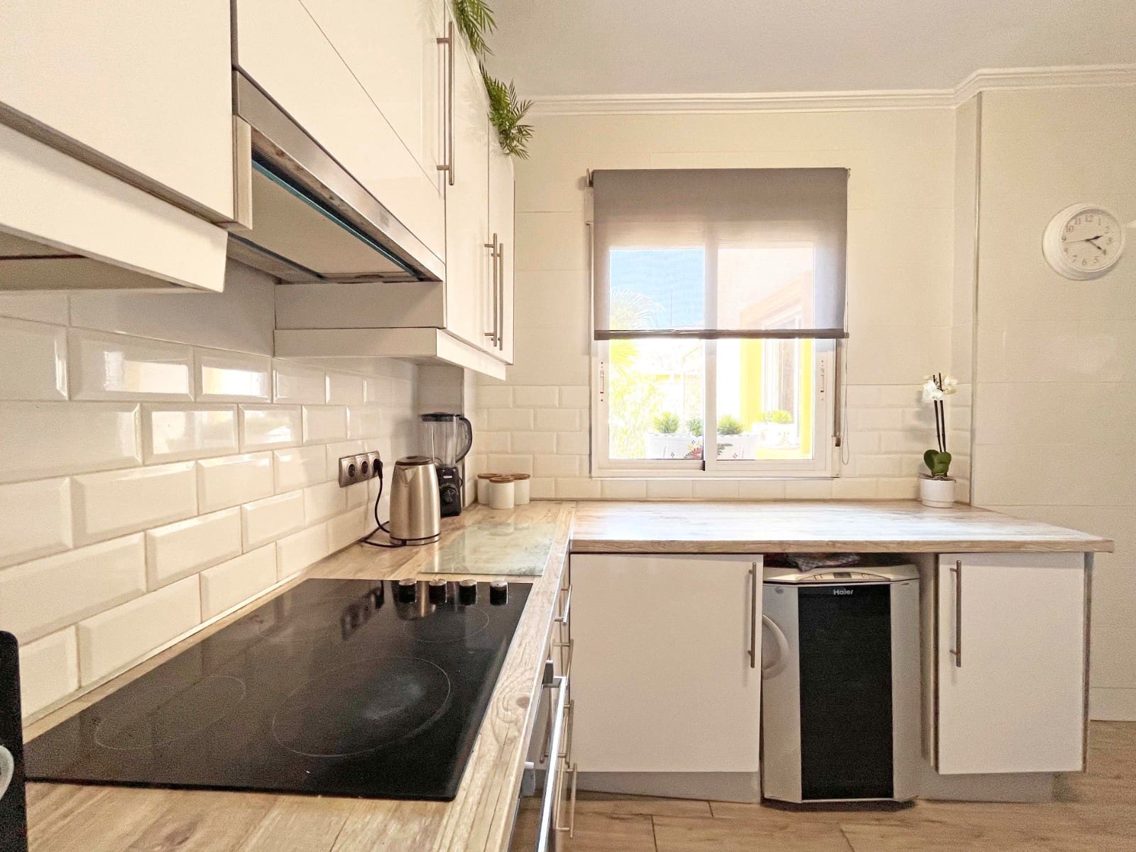 4 slaapkamer Villa te koop in La Zenia met zwembad - € 399.990 (Ref: 9463780)