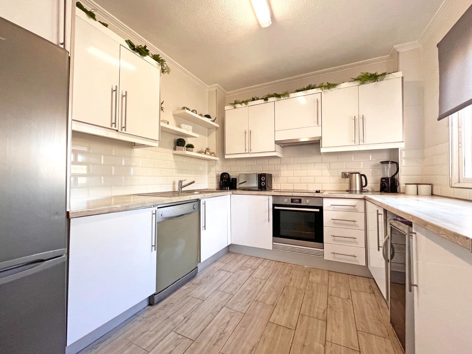 4 slaapkamer Villa te koop in La Zenia met zwembad - € 399.990 (Ref: 9463780)