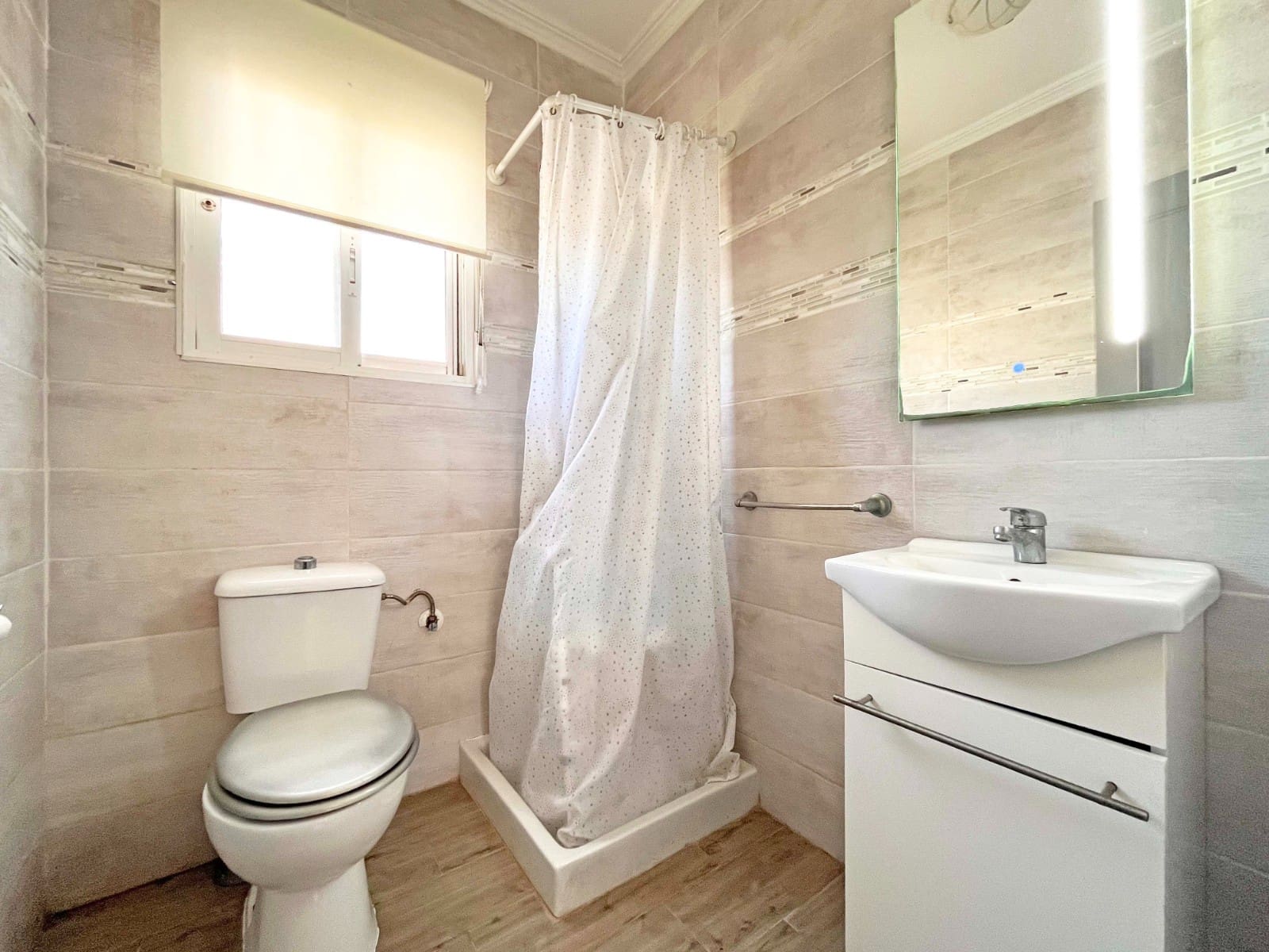 4 slaapkamer Villa te koop in La Zenia met zwembad - € 399.990 (Ref: 9463780)