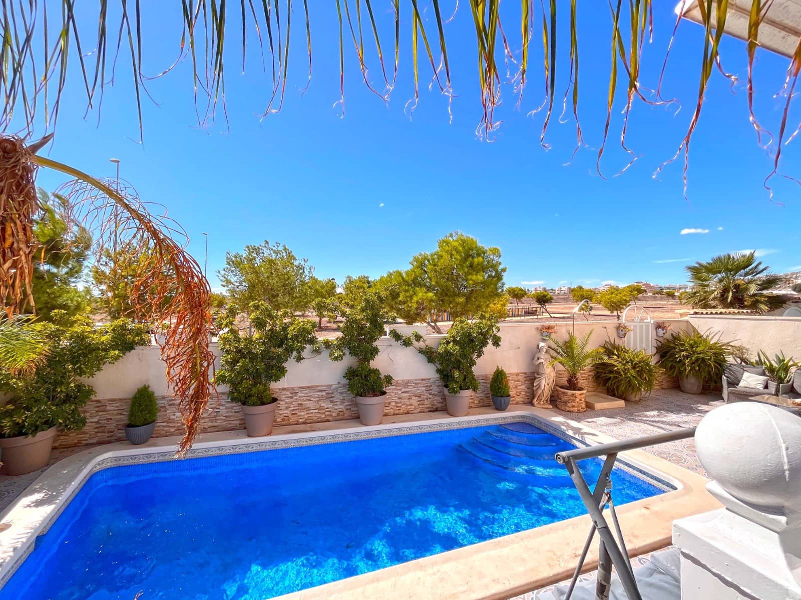 4 slaapkamer Villa te koop in La Zenia met zwembad - € 399.990 (Ref: 9463780)