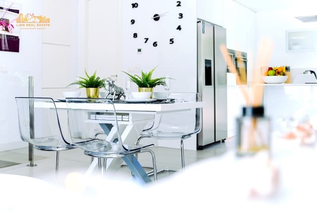 3 bedroom Villa for sale in Villamartin, Orihuela with pool garage - € 495,000 (Ref: 9463783)