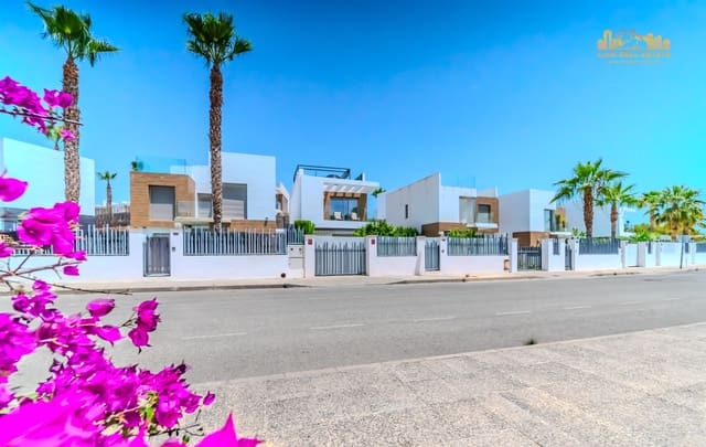 3 soverom Villa til salgs i Villamartin, Orihuela med svømmebasseng garasje - € 490 000 (Ref: 9463783)