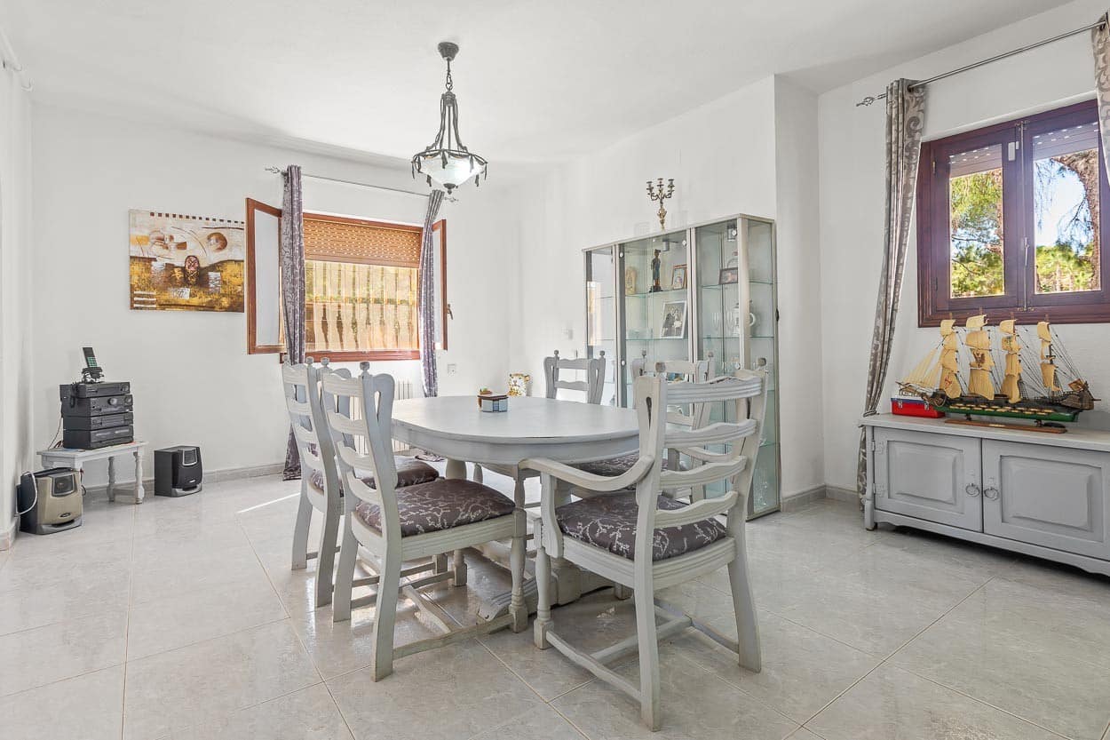 6 quarto Moradia para venda em Villamartin com piscina garagem - 450 000 € (Ref: 9463785)