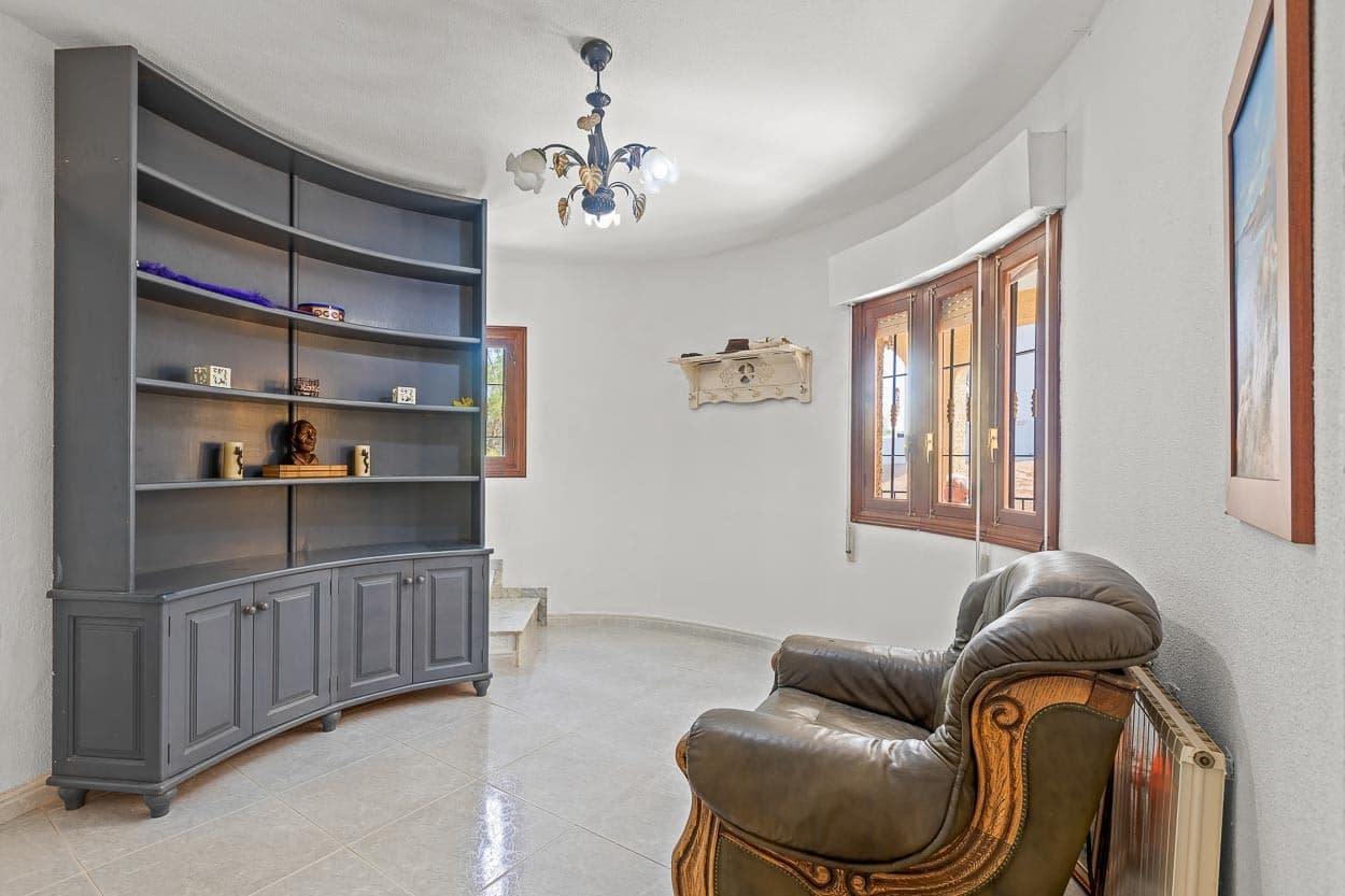 6 quarto Moradia para venda em Villamartin com piscina garagem - 450 000 € (Ref: 9463785)