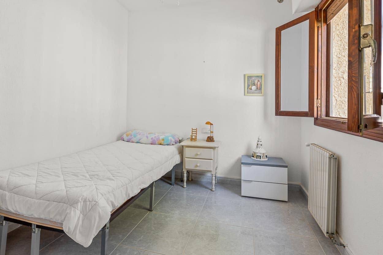 6 quarto Moradia para venda em Villamartin com piscina garagem - 450 000 € (Ref: 9463785)