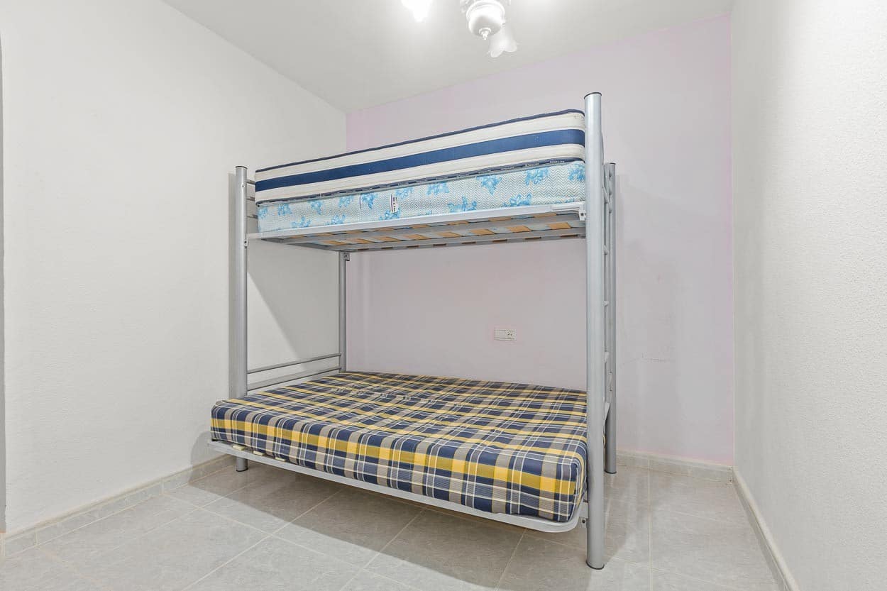 6 quarto Moradia para venda em Villamartin com piscina garagem - 450 000 € (Ref: 9463785)