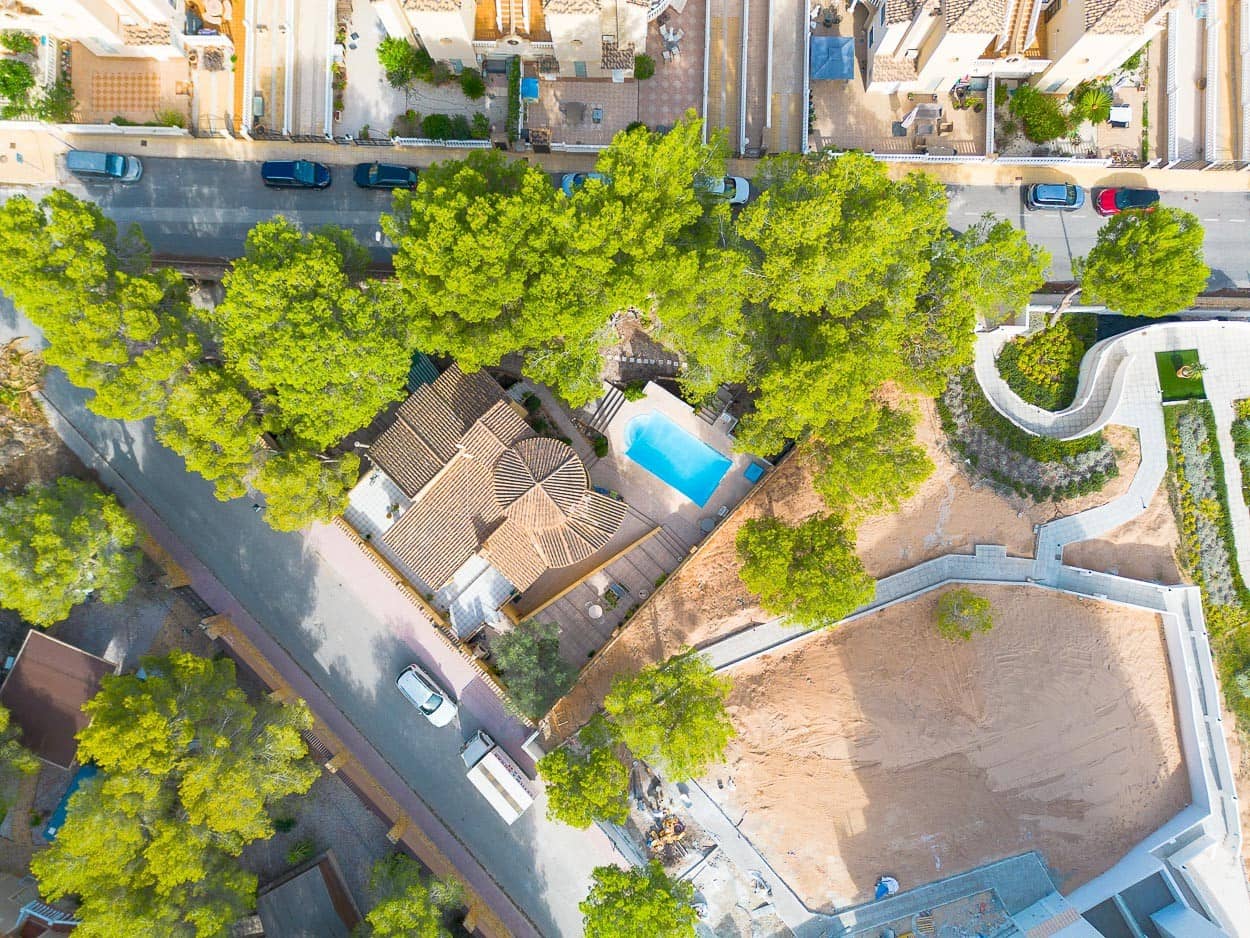 6 quarto Moradia para venda em Villamartin com piscina garagem - 450 000 € (Ref: 9463785)