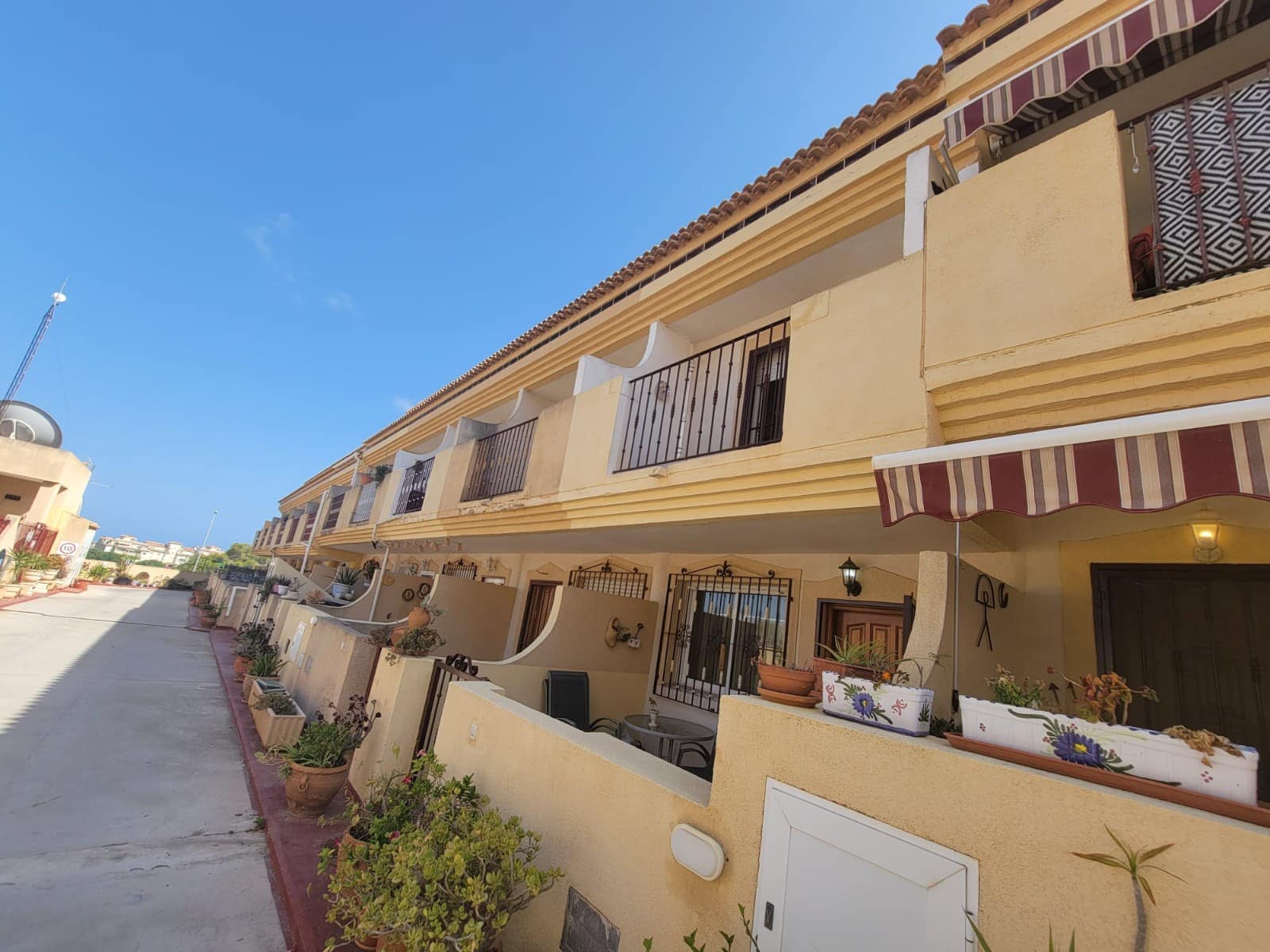 3 bedroom Townhouse for sale in Playa Flamenca with pool garage - € 189,260 (Ref: 9463787)