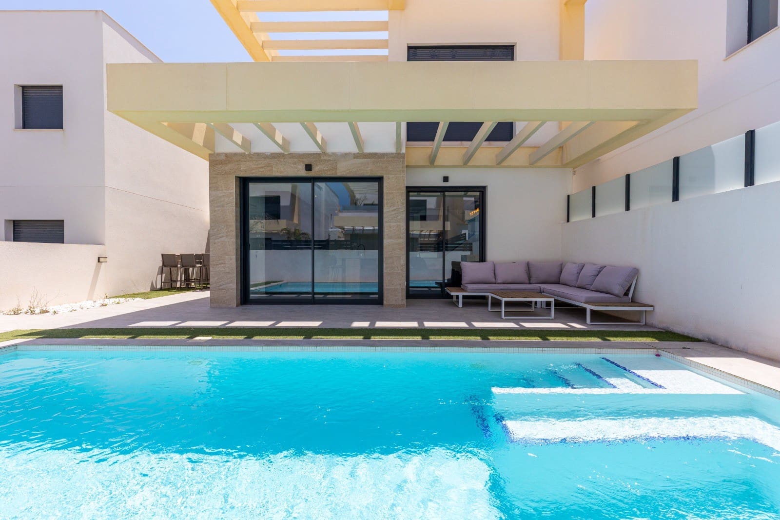 3 slaapkamer Villa te koop in Los Montesinos met zwembad garage - € 399.000 (Ref: 9463789)