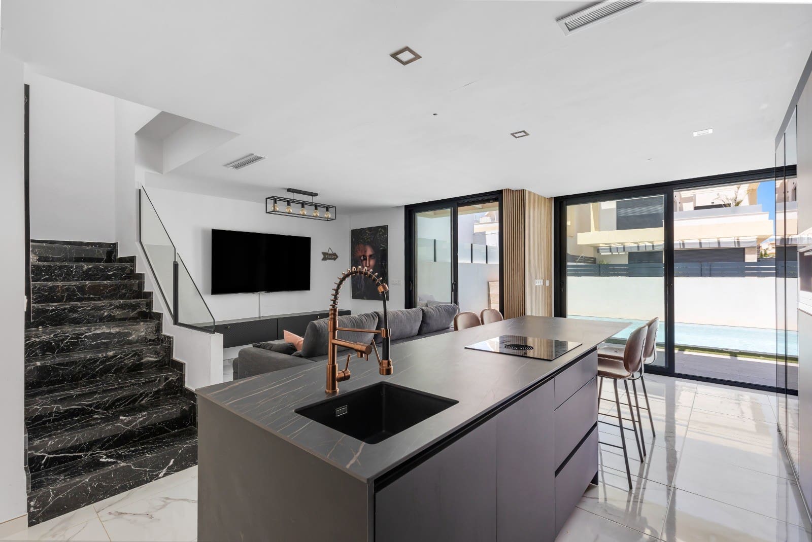 3 slaapkamer Villa te koop in Los Montesinos met zwembad garage - € 399.000 (Ref: 9463789)