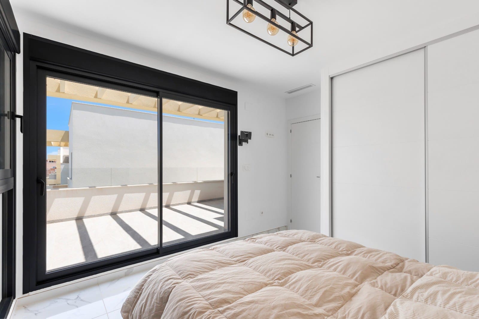 3 slaapkamer Villa te koop in Los Montesinos met zwembad garage - € 399.000 (Ref: 9463789)