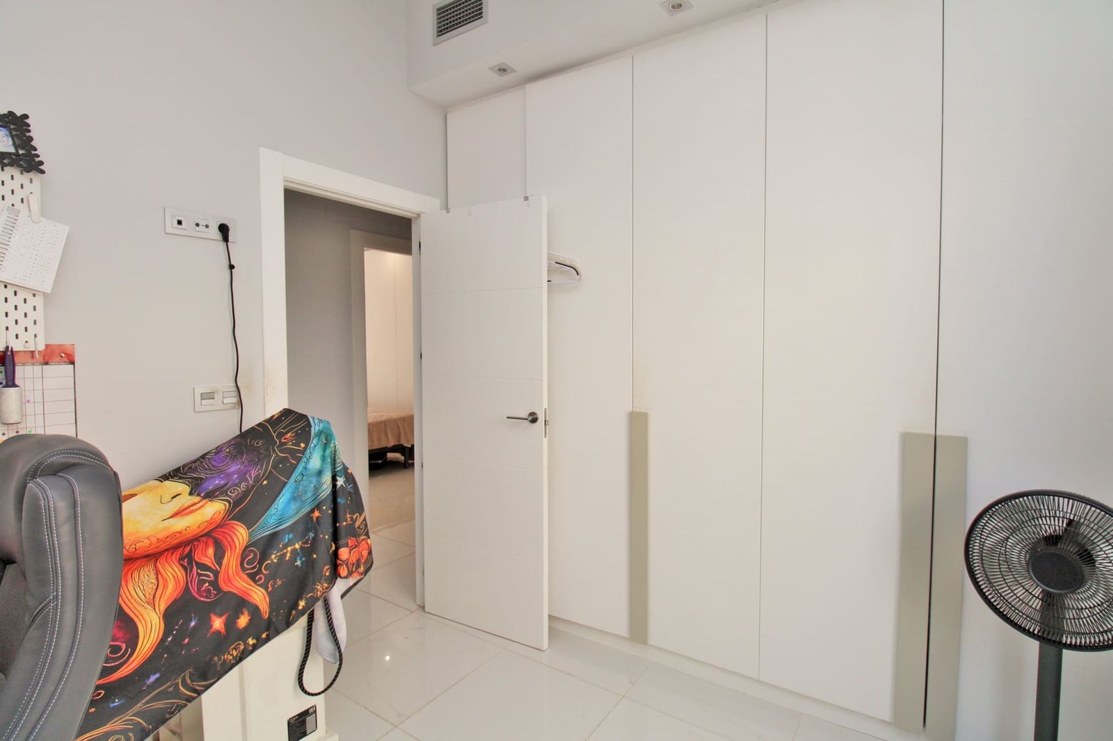 4 soveværelse Villa til salg i Villamartin med swimmingpool - € 477.000 (Ref: 9463790)