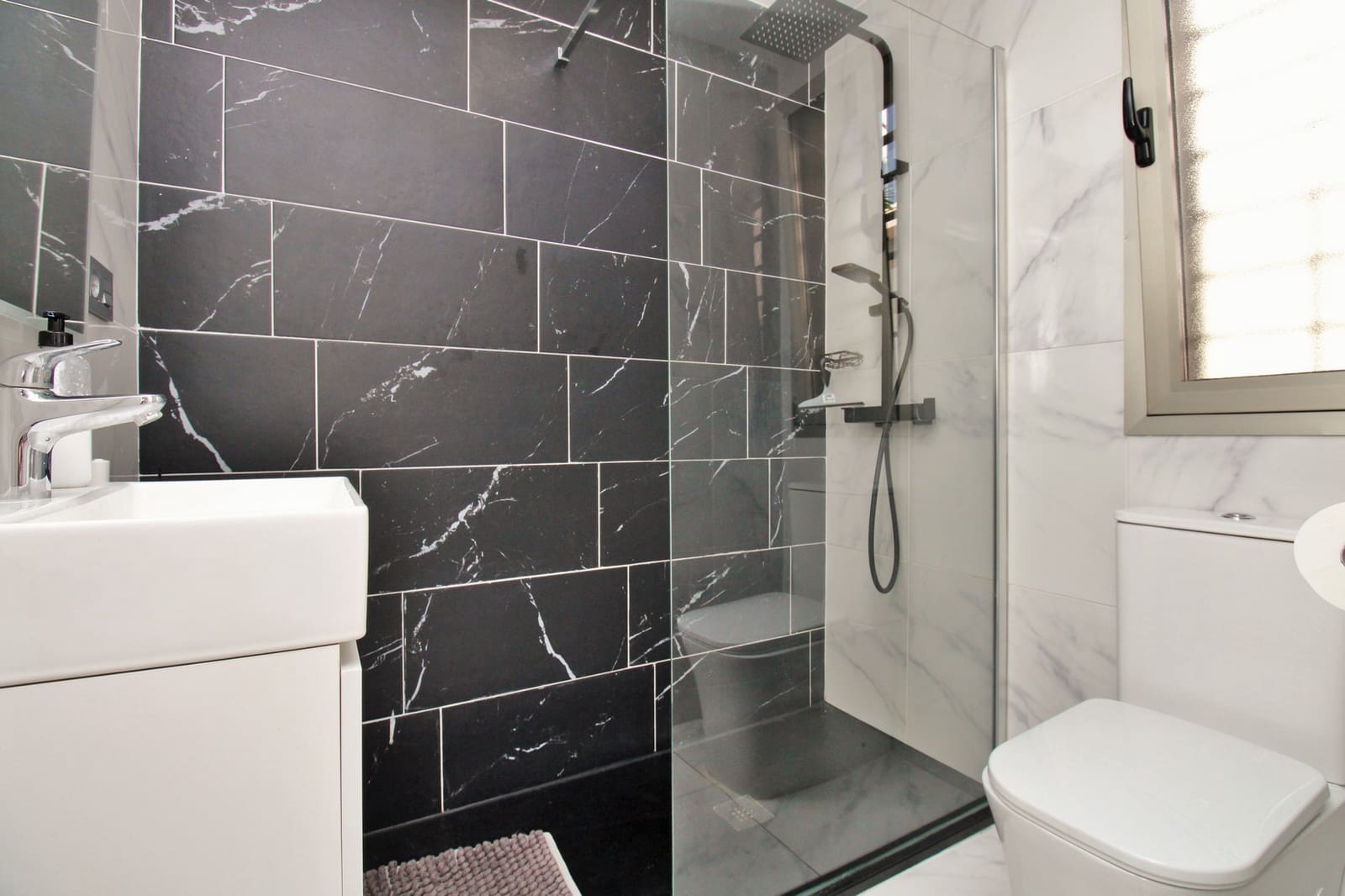 4 soveværelse Villa til salg i Villamartin med swimmingpool - € 477.000 (Ref: 9463790)