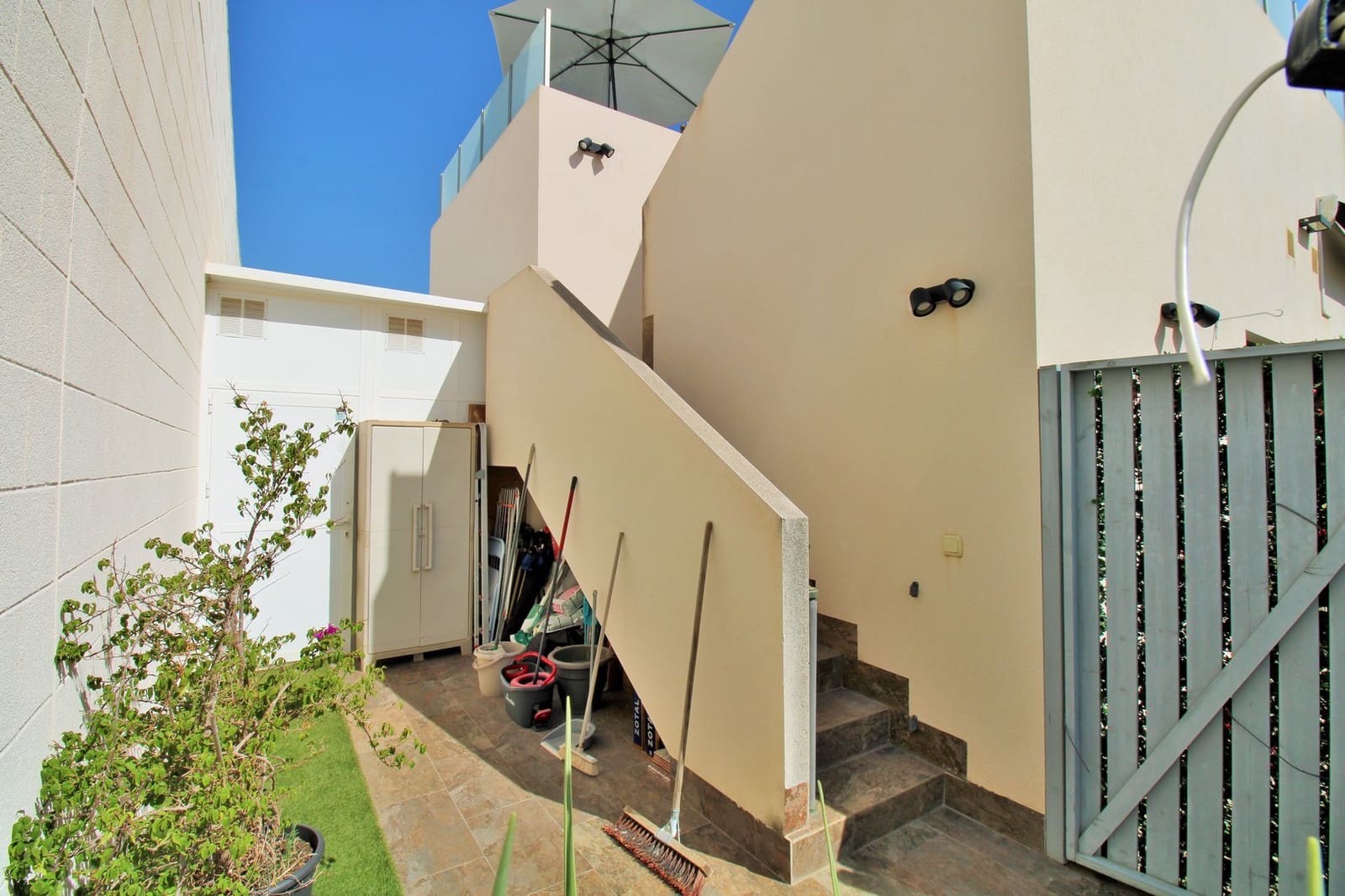 4 soveværelse Villa til salg i Villamartin med swimmingpool - € 477.000 (Ref: 9463790)