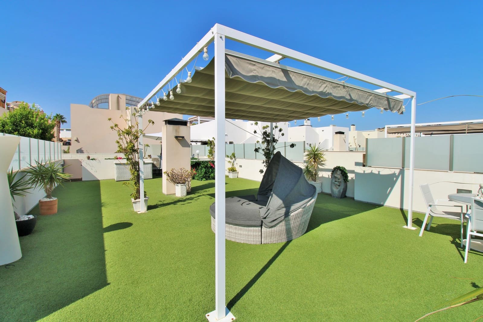 4 soveværelse Villa til salg i Villamartin med swimmingpool - € 477.000 (Ref: 9463790)