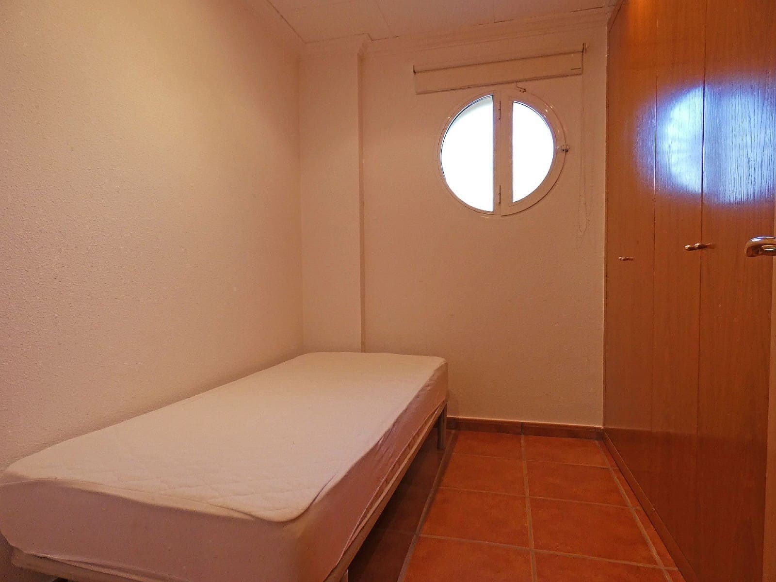 Chalet de 7 habitaciones en Elda en venta con piscina - 399.995 € (Ref: 9463792)