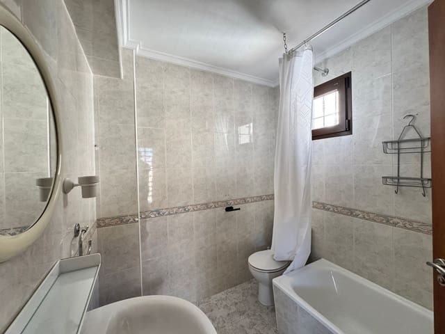 5 sovrum Hus till salu i Punta Prima, Torrevieja med garage - 440 000 € (Ref: 9463798)