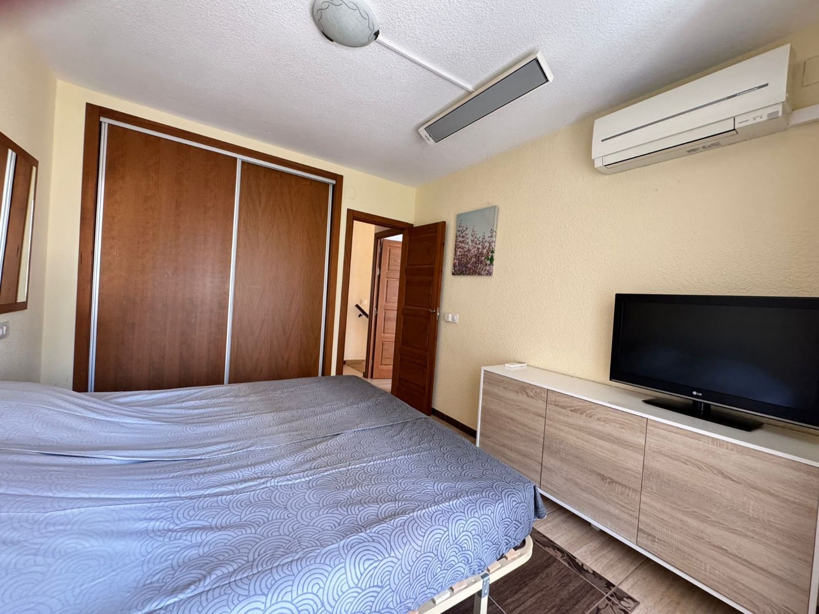 5 bedroom Townhouse for sale in Punta Prima with garage - € 440,000 (Ref: 9463798)