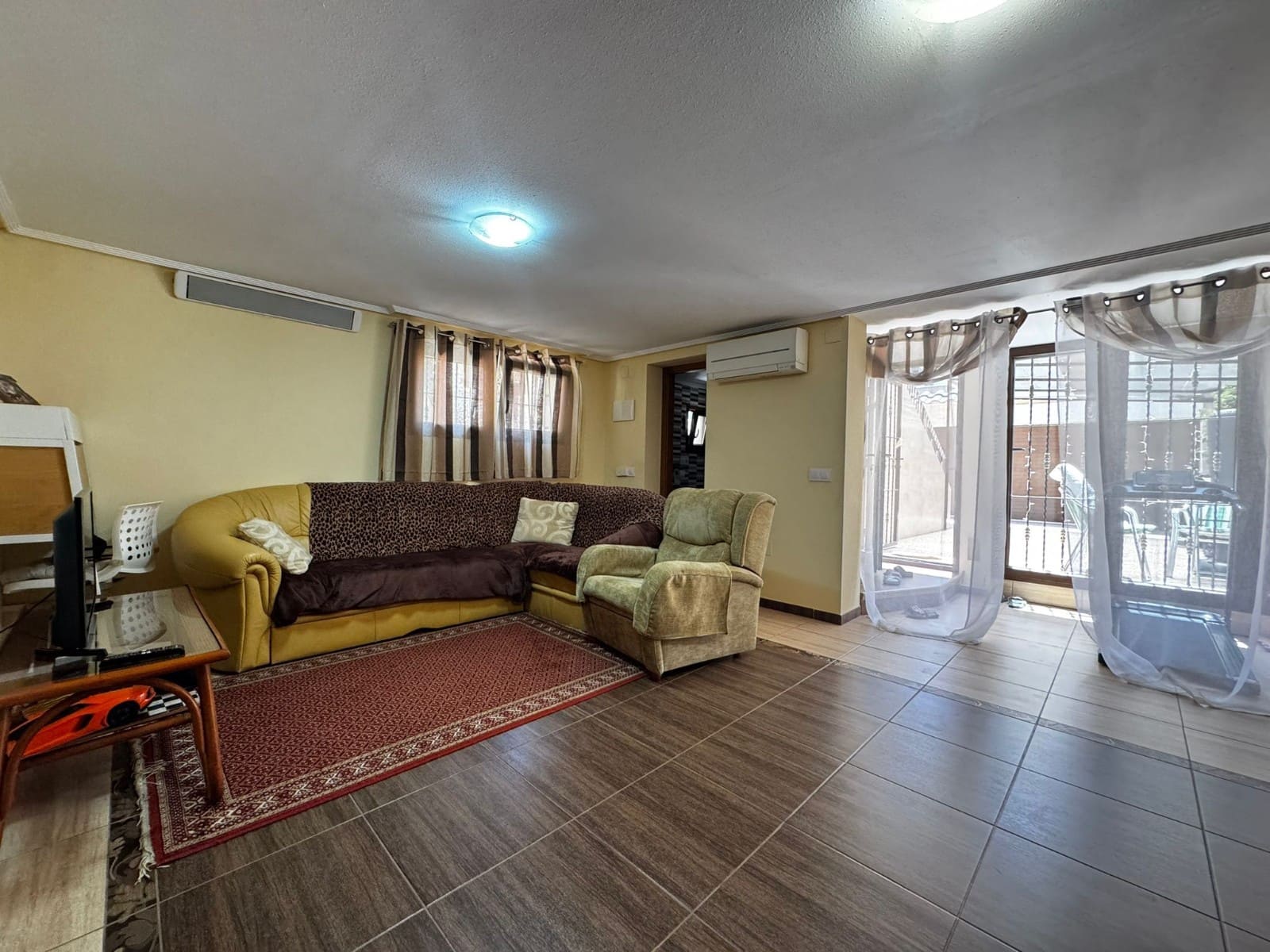 5 bedroom Townhouse for sale in Punta Prima with garage - € 440,000 (Ref: 9463798)