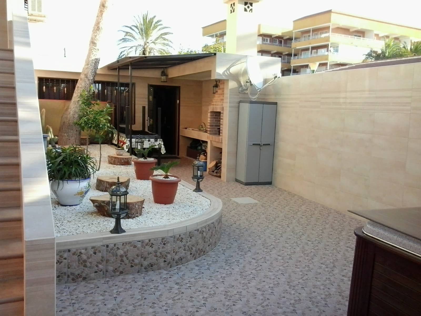 5 bedroom Townhouse for sale in Punta Prima with garage - € 440,000 (Ref: 9463798)