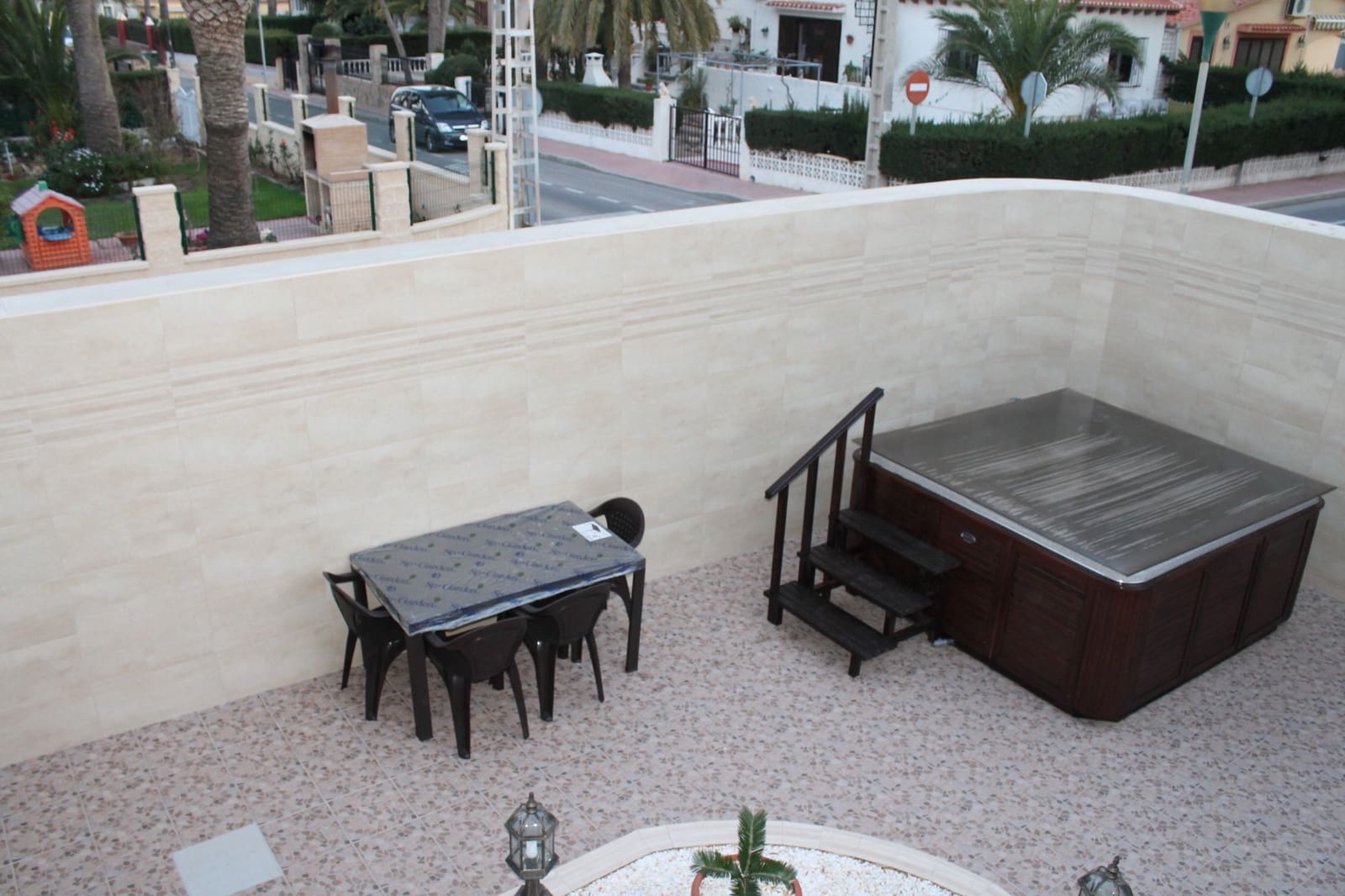 5 bedroom Townhouse for sale in Punta Prima with garage - € 440,000 (Ref: 9463798)