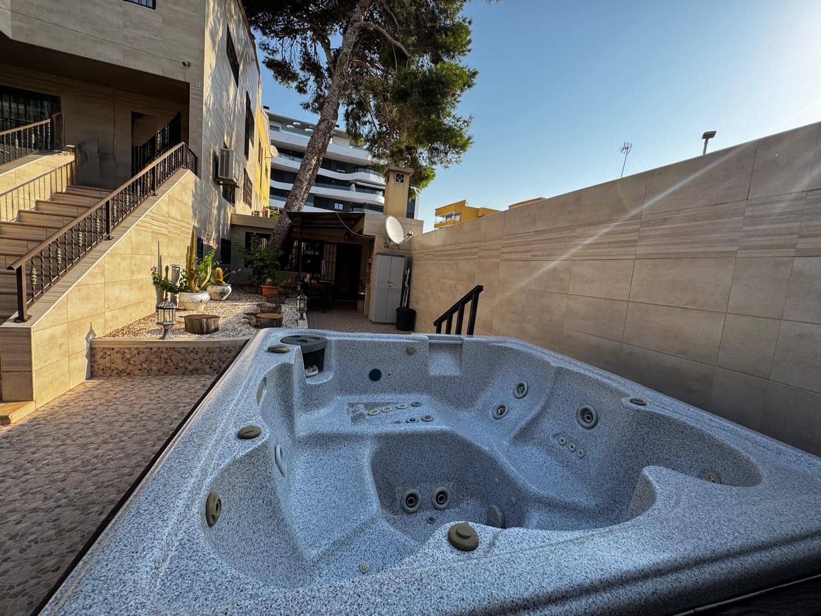 5 bedroom Townhouse for sale in Punta Prima with garage - € 440,000 (Ref: 9463798)