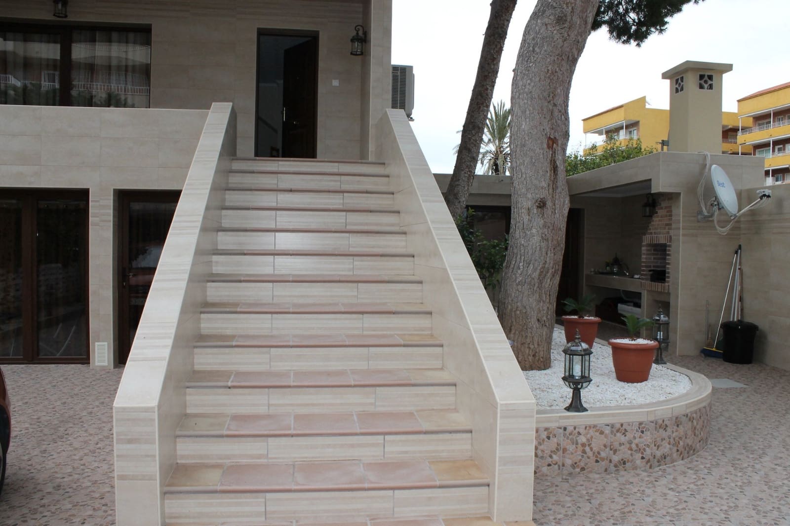 5 bedroom Townhouse for sale in Punta Prima with garage - € 440,000 (Ref: 9463798)