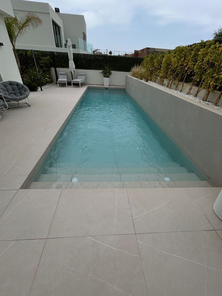 Chalet de 6 habitaciones en La Nucia en venta con piscina - 1.375.000 € (Ref: 9463803)