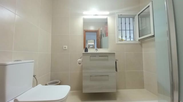 3 sypialnia Willa na sprzedaż w La Siesta, Torrevieja z basenem garażem - 339 995 € (Ref: 9463804)