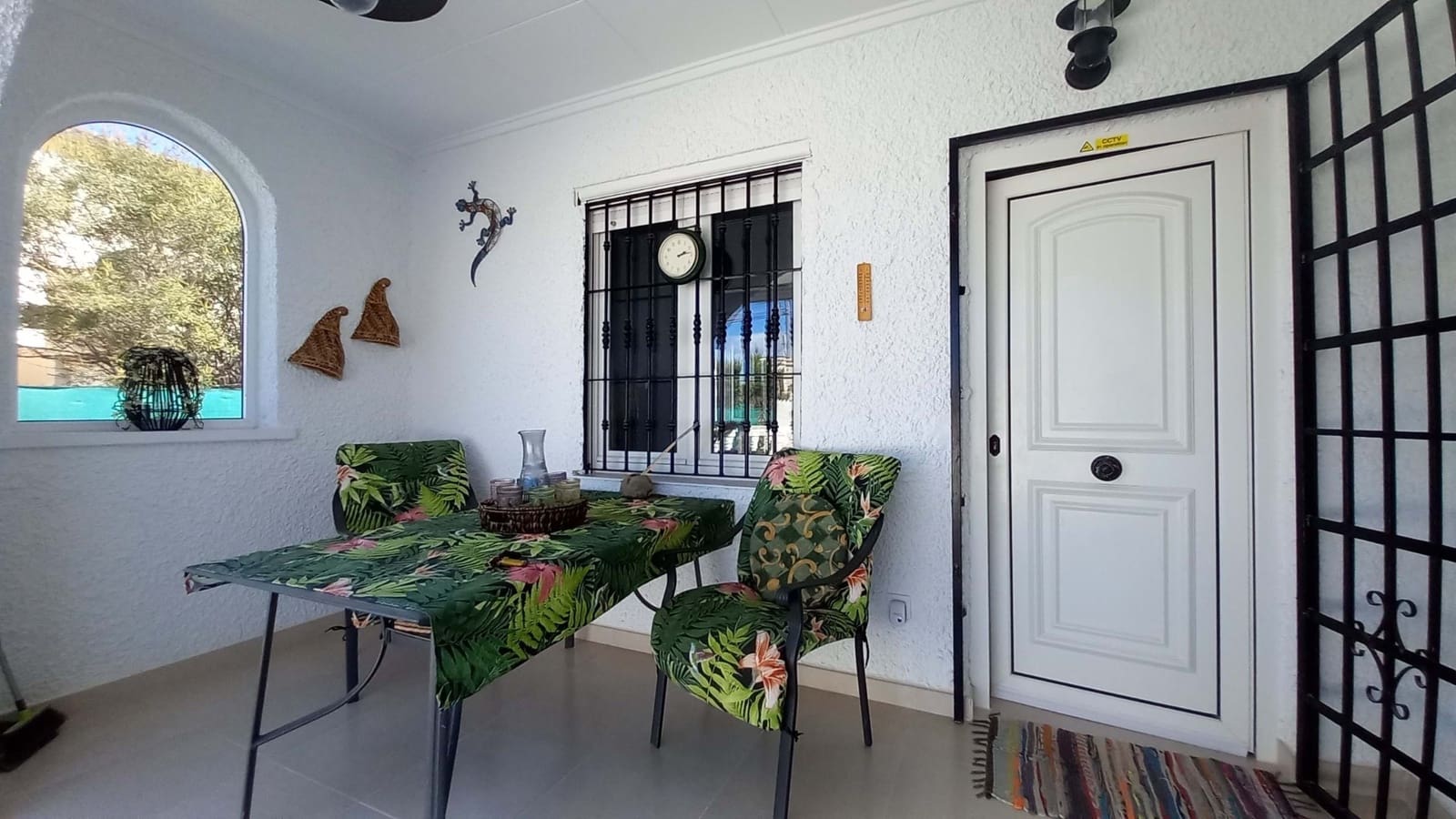 3 bedroom Villa for sale in La Siesta with pool garage - € 339,995 (Ref: 9463804)