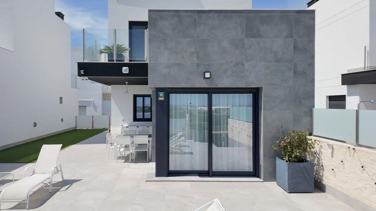 3 soveværelse Villa til salg i Los Balcones med swimmingpool garage - € 670.000 (Ref: 9463813)