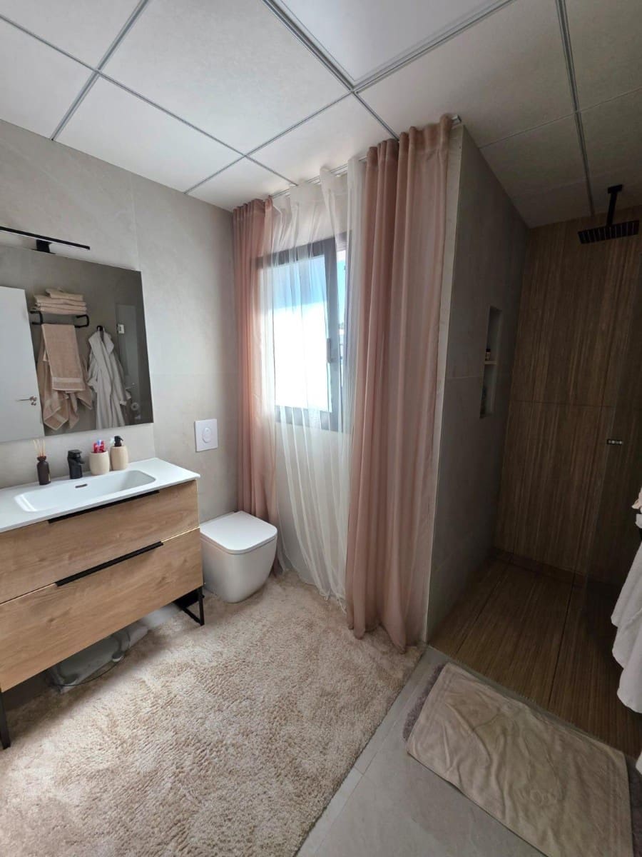 Chalet de 2 habitaciones en Benijófar en venta con piscina garaje - 320.000 € (Ref: 9463816)