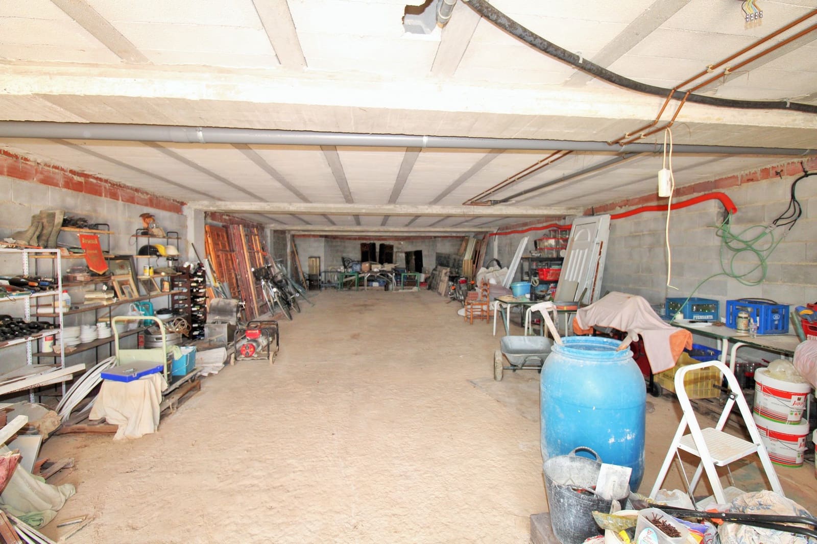 3 bedroom Commercial for sale in Villamartin with pool - € 374,900 (Ref: 9463820)