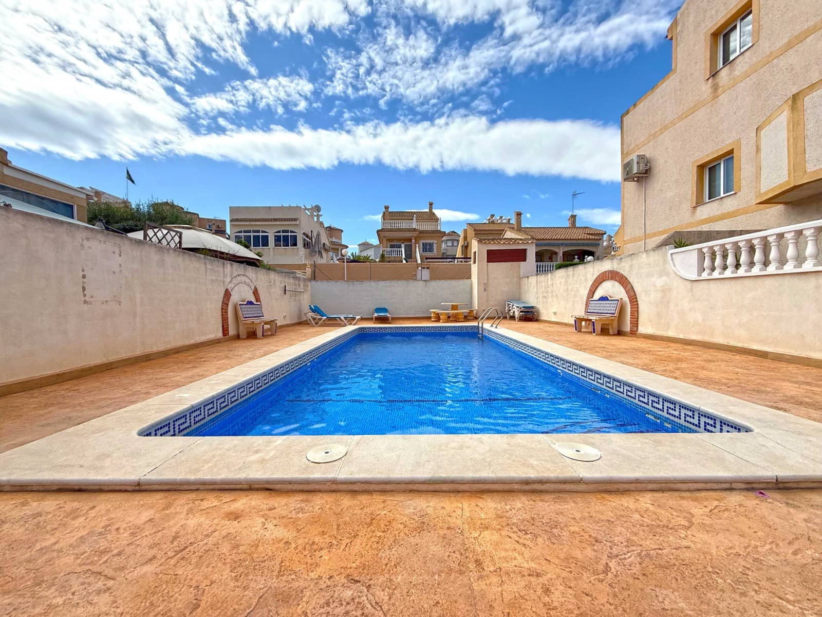 3 bedroom Villa for sale in Los Altos with pool garage - € 184,900 (Ref: 9463829)