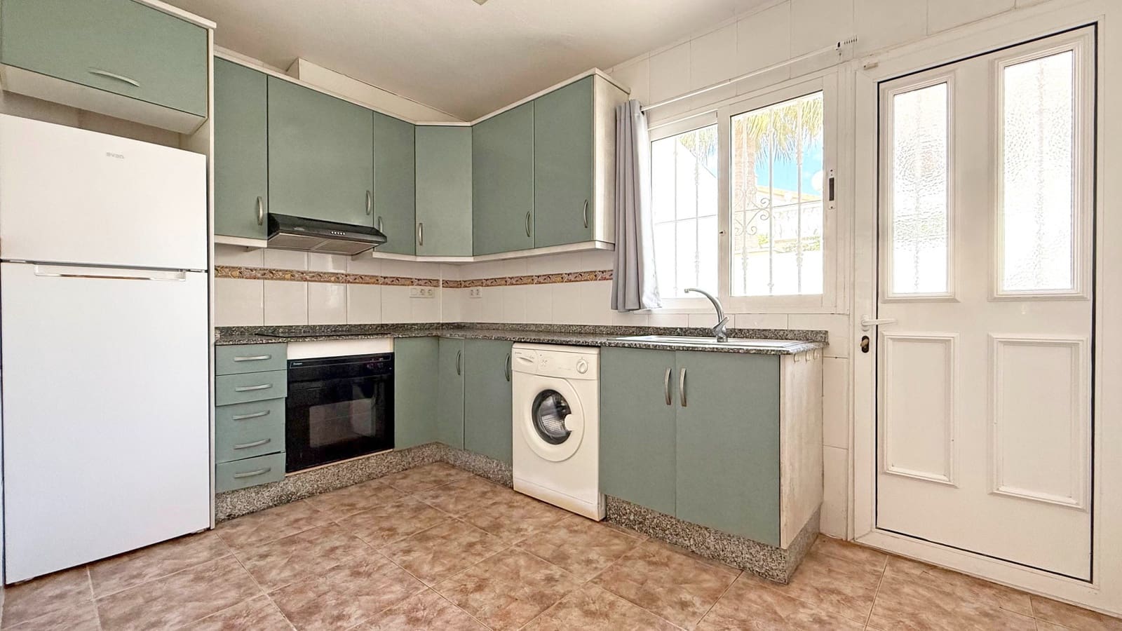 3 bedroom Villa for sale in Los Altos with pool garage - € 184,900 (Ref: 9463829)