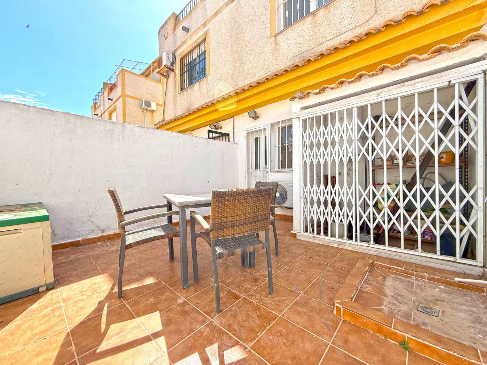 3 bedroom Villa for sale in Los Altos with pool garage - € 184,900 (Ref: 9463829)