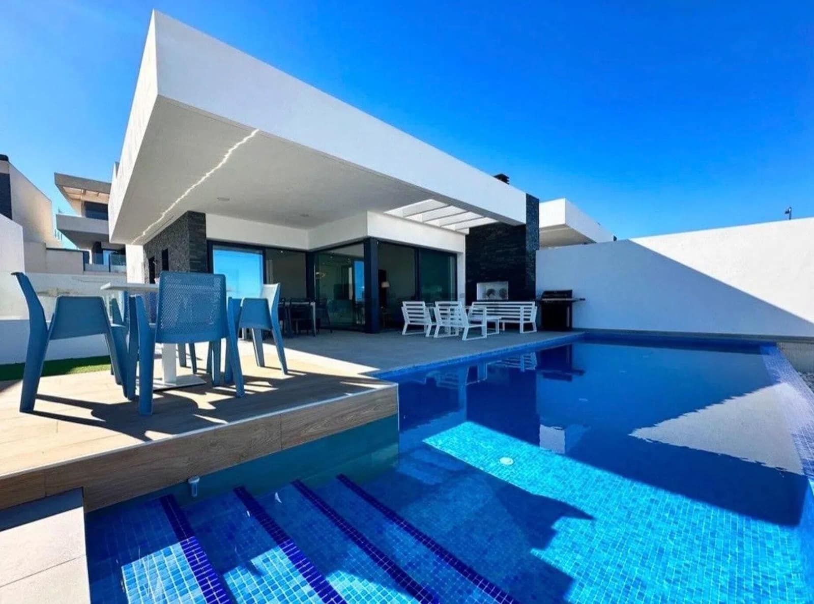 3 slaapkamer Villa te koop in Ciudad Quesada met zwembad garage - € 618.000 (Ref: 9463832)