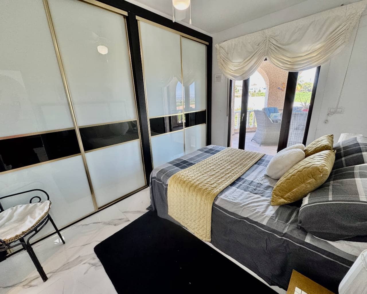 5 bedroom Villa for sale in Algorfa with pool garage - € 685,000 (Ref: 9463839)