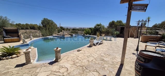 8 Zimmer Villa zu verkaufen in Los Balcones mit Pool Garage - 729.950 € (Ref: 9463841)