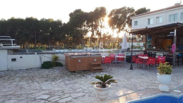 8 Zimmer Villa zu verkaufen in Los Balcones mit Pool Garage - 729.950 € (Ref: 9463841)