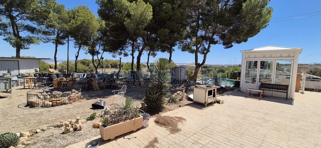 8 Zimmer Villa zu verkaufen in Los Balcones mit Pool Garage - 729.950 € (Ref: 9463841)