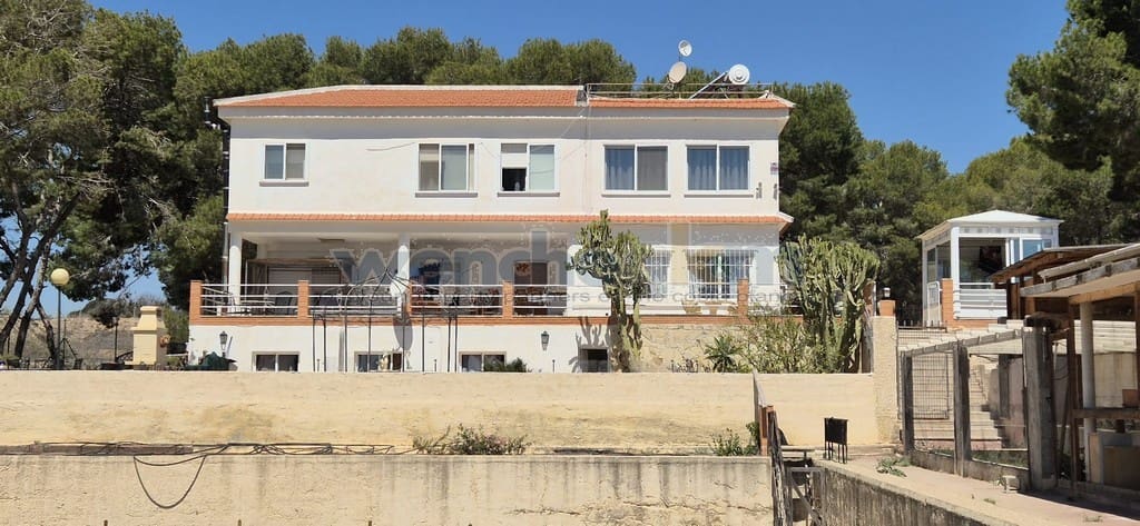 8 Zimmer Villa zu verkaufen in Los Balcones mit Pool Garage - 729.950 € (Ref: 9463841)