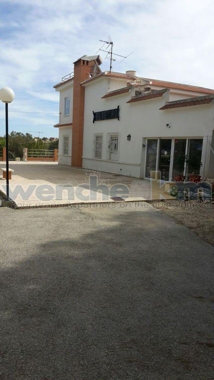 8 Zimmer Villa zu verkaufen in Los Balcones mit Pool Garage - 729.950 € (Ref: 9463841)