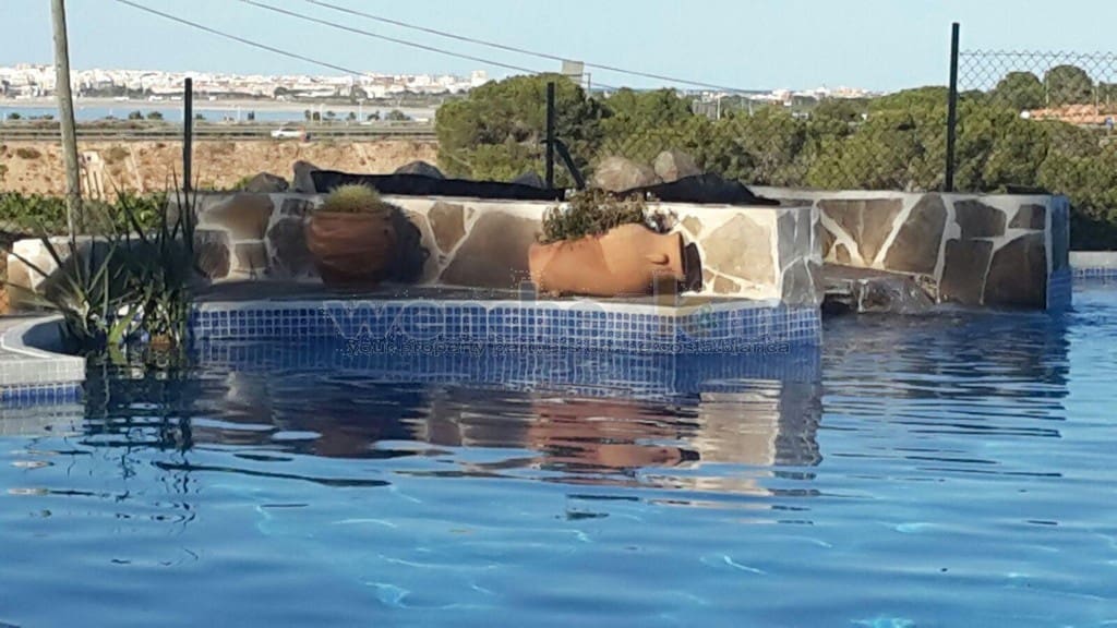 8 Zimmer Villa zu verkaufen in Los Balcones mit Pool Garage - 729.950 € (Ref: 9463841)