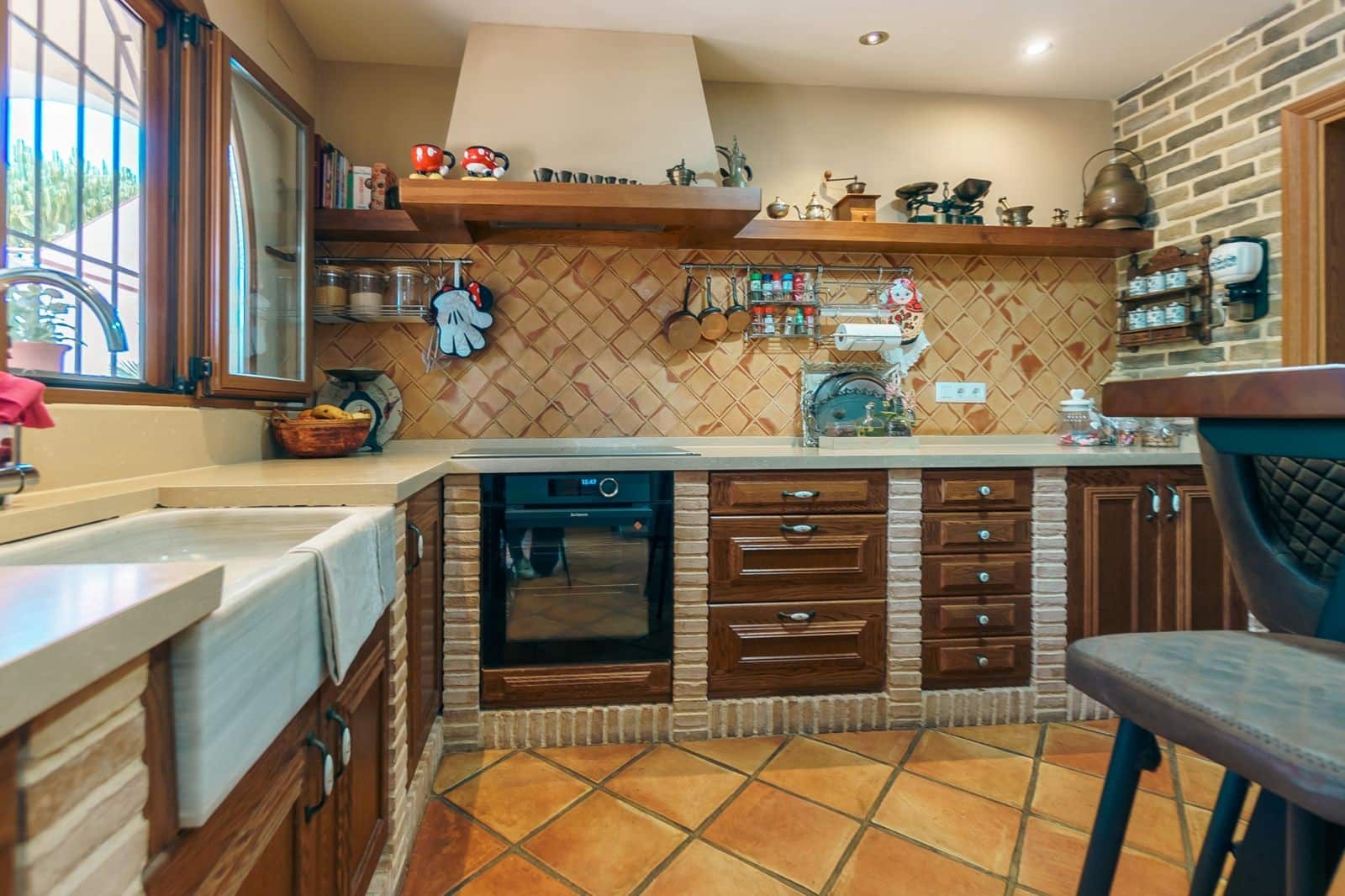 5 bedroom Villa for sale in La Nucia with pool - € 899,000 (Ref: 9463854)