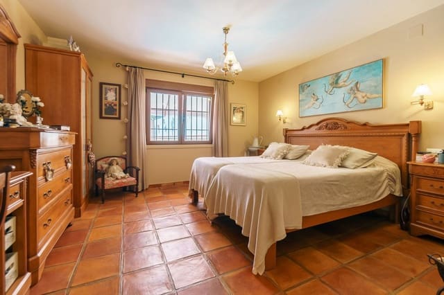 5 slaapkamer Villa te koop in La Nucia Pueblo  , La Nucia met zwembad - € 899.000 (Ref: 9463854)