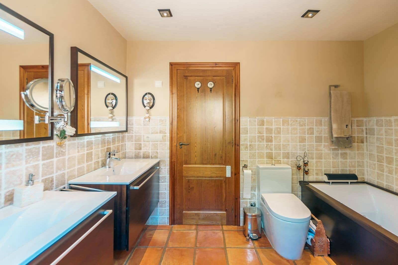 5 bedroom Villa for sale in La Nucia with pool - € 899,000 (Ref: 9463854)